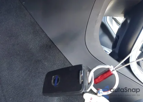 2016 Volvo S60 T5 Drive-E Premier z USA, uszkodzony, nr VIN YV126MFK6G2400211